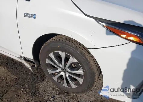 2021 Toyota Prius Prime Le z USA, uszkodzony, nr VIN JTDKAMFP1M3177940